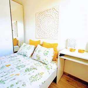 Homestay Private In Renovated - Tram 1 Min Walk, Nice