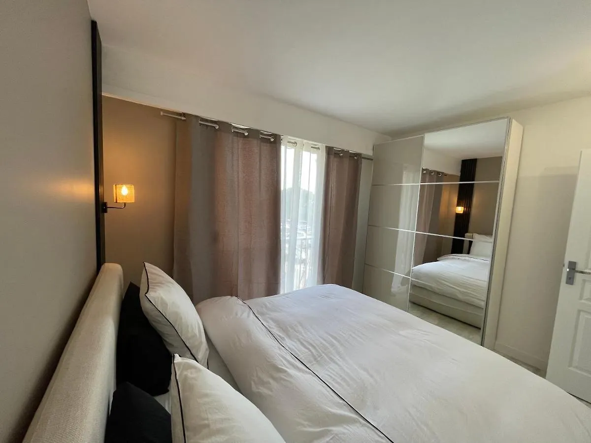 Appartement Bord De Mer Avec Piscine 생로랑뒤바르 아파트